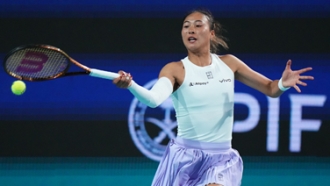 U22国足力克韩国U22，球迷在球员谢场时高喊“雄起”